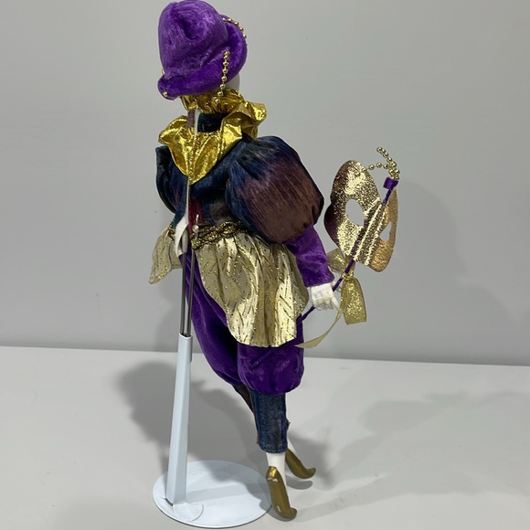 Dancing Musical Masquerade Pierrot Doll Christmas Around the World - Picture 8 of 15